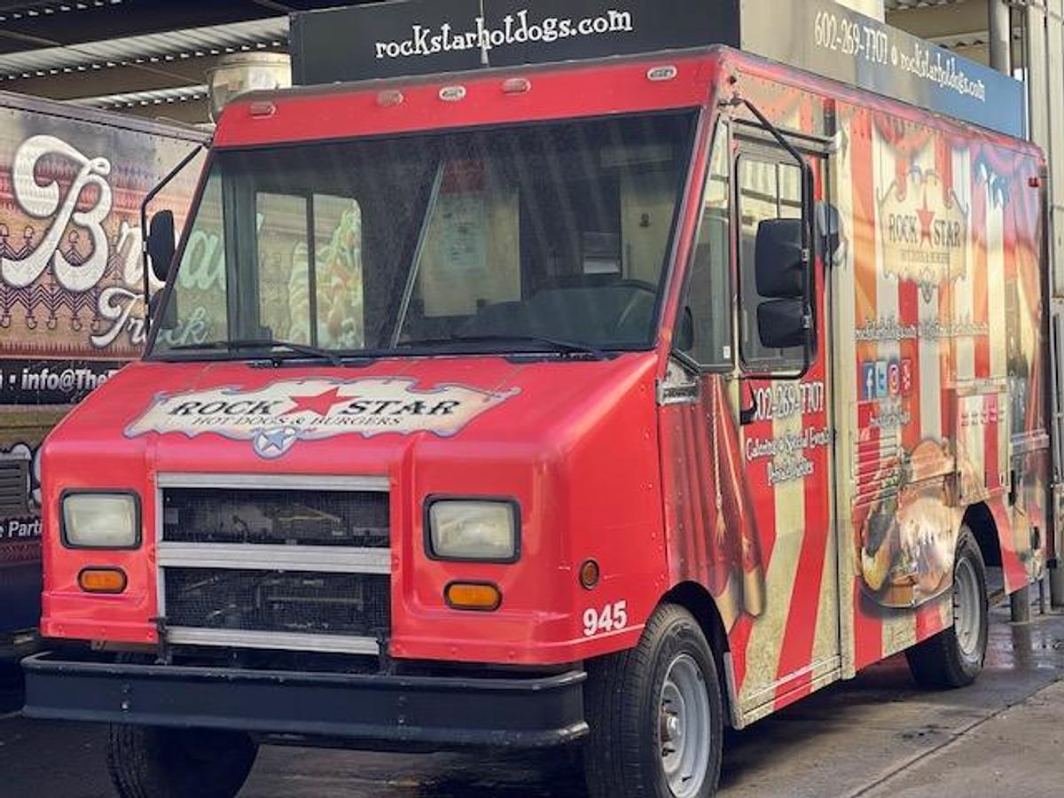 Used 2002 Ford 3CH Food Truck/ Commercial Van