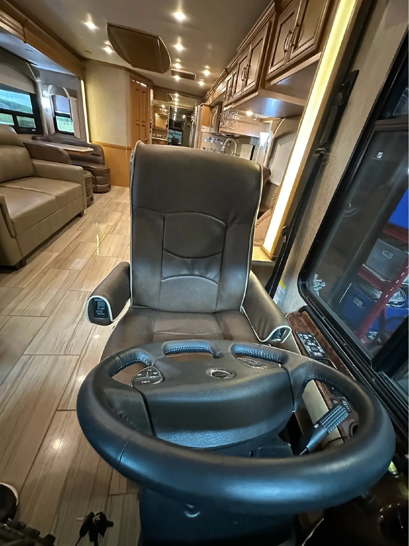 Used 2015 Newmar Ventana 4002