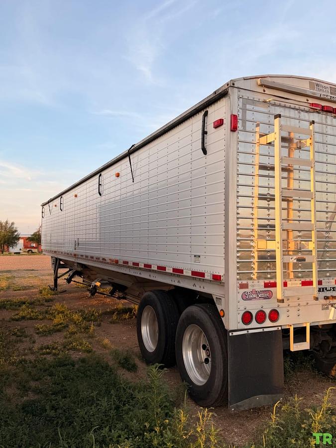 Used 2014 Wilson 431 96W 78H Livestock Trailer