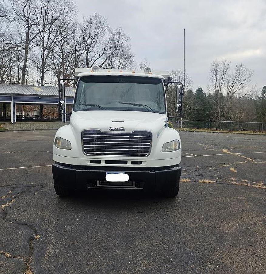 Used 2021 FREIGHTLINER BUSINESS CLASS M2 106 HOOKLIFT