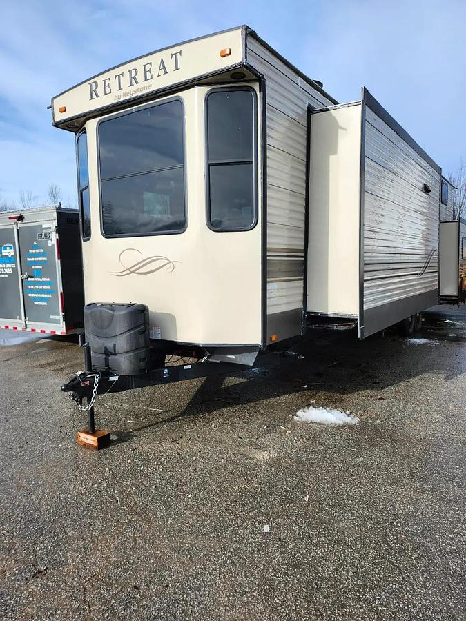 Used 2018 Keystone Retreat 39 LOFT Travel Trailer