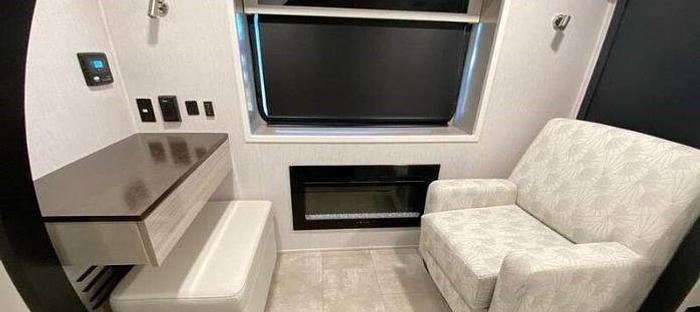 Used 2023 Forest River Riverstone 41RL