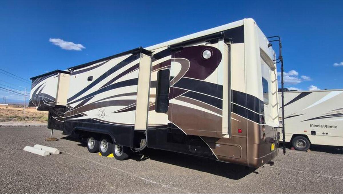 Used 2015 DRV Mobile Suites 43 Atlanta Fifth Wheel