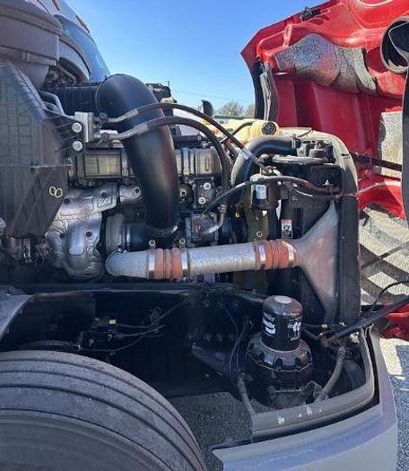 Used 2018 Freightliner CASCADIA 126