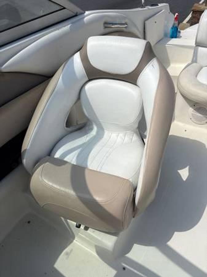 Used 2007 Caravelle 21' Deck Boat