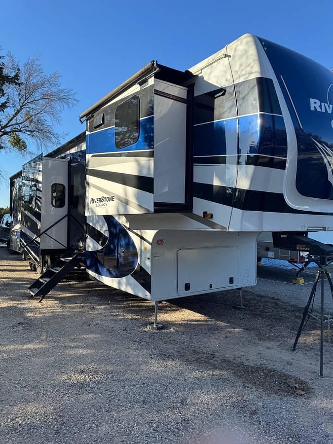 Used 2024 Forest River Riverstone Legacy 42FSKG