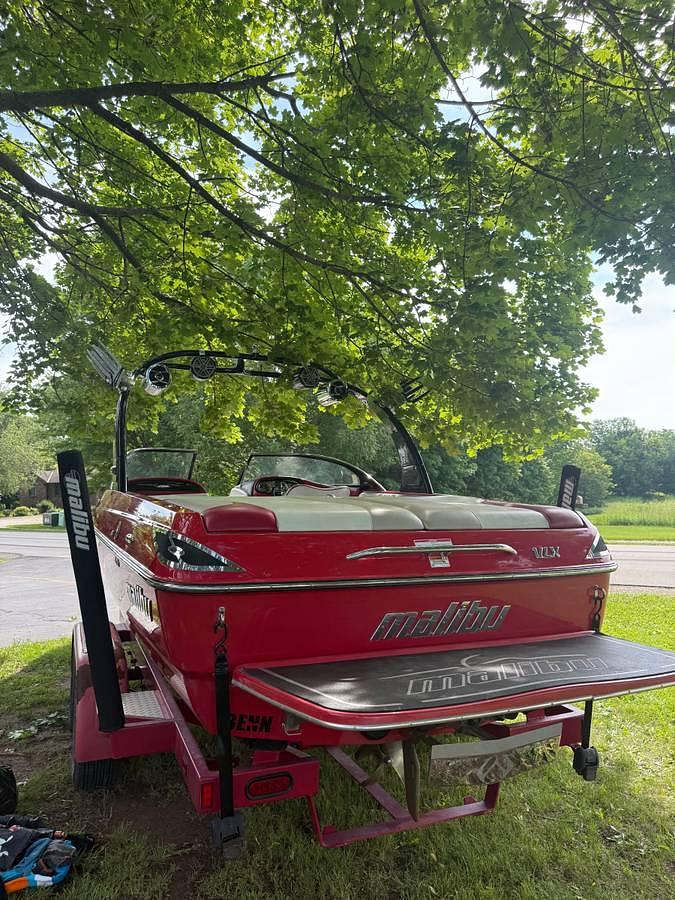 Used 2008 Malibu Wakesetter Ski Boat