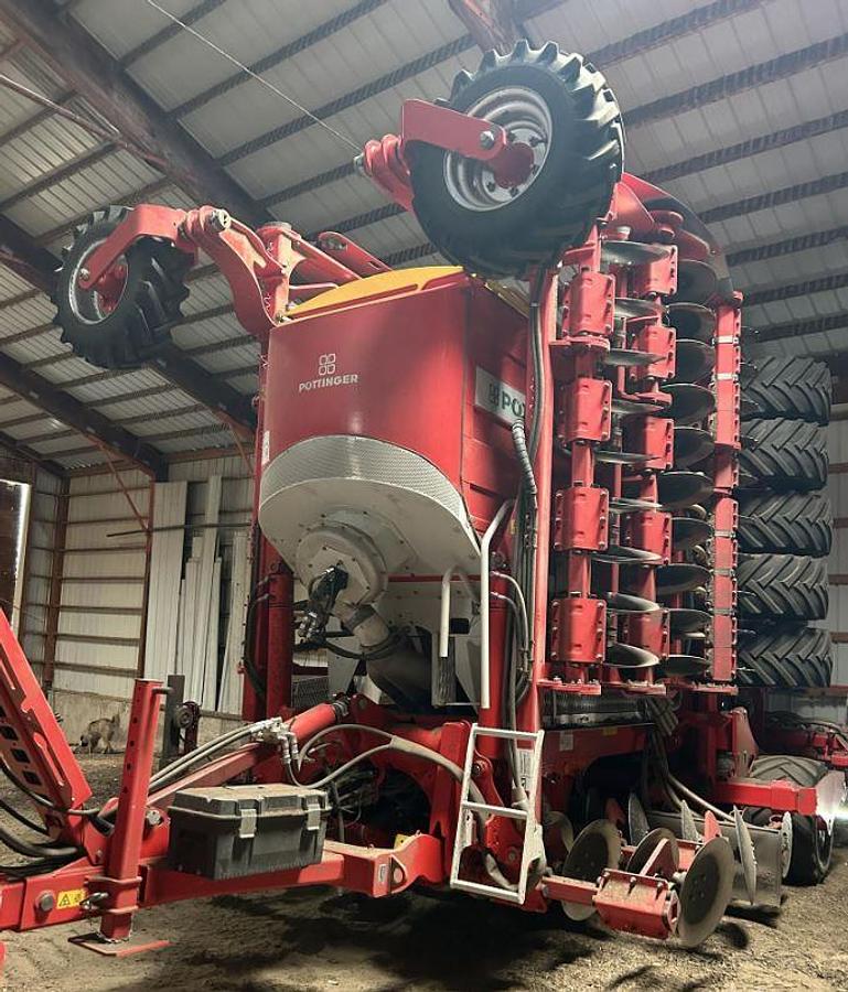Used 2024 Pottinger Terrasem V 8000 D Z Air Seeder