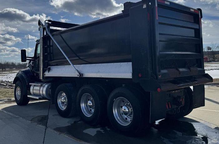 Used 2022 KENWORTH T880S
