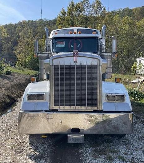 Used 2005 Kenworth W900L