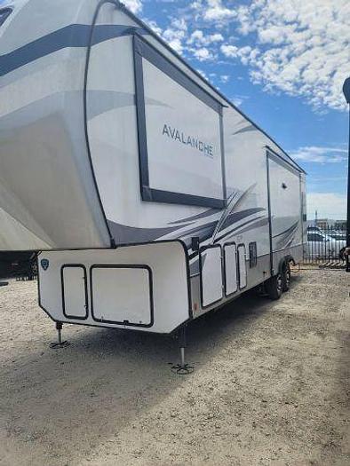 Used 2022 Keystone Avalanche 312RS