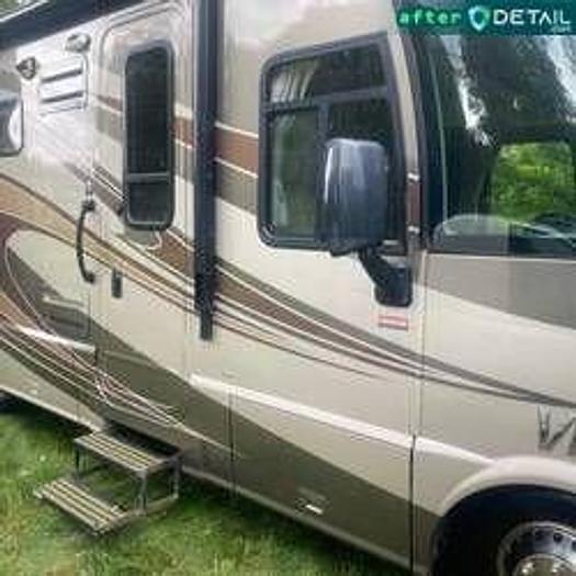 Used 2013 Winnebago Via 25Q