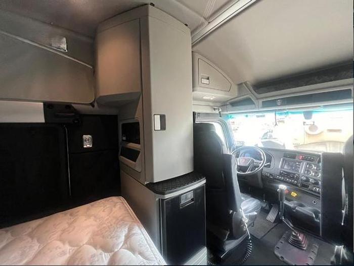Used 2024 Kenworth W990