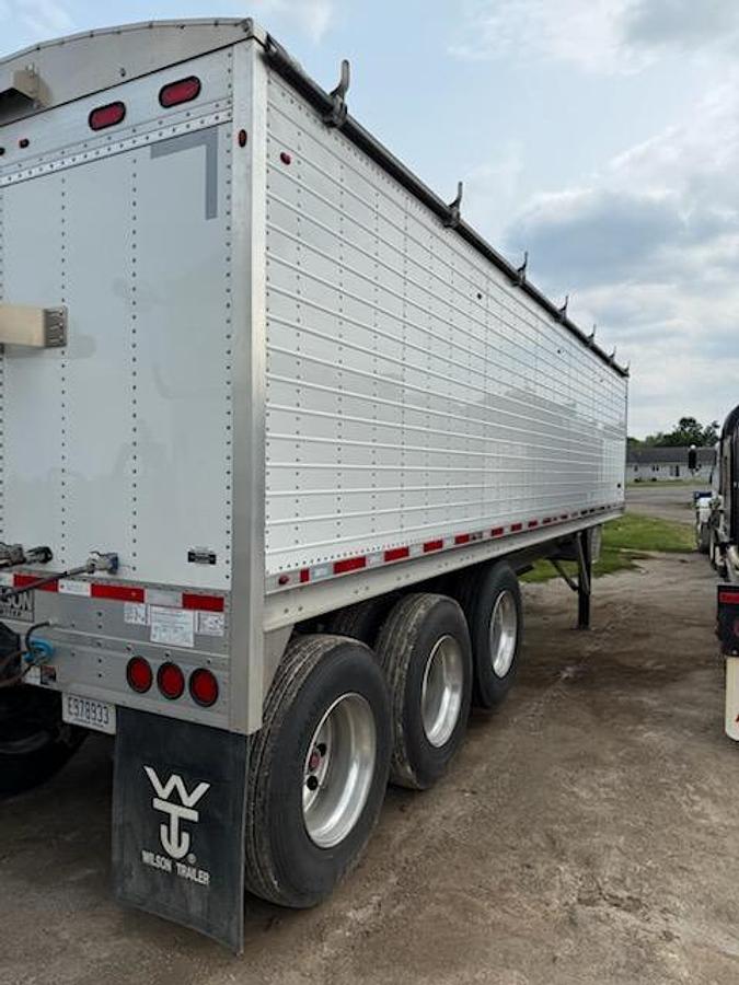 Used 2024 Wilson Super Hopper Trailer