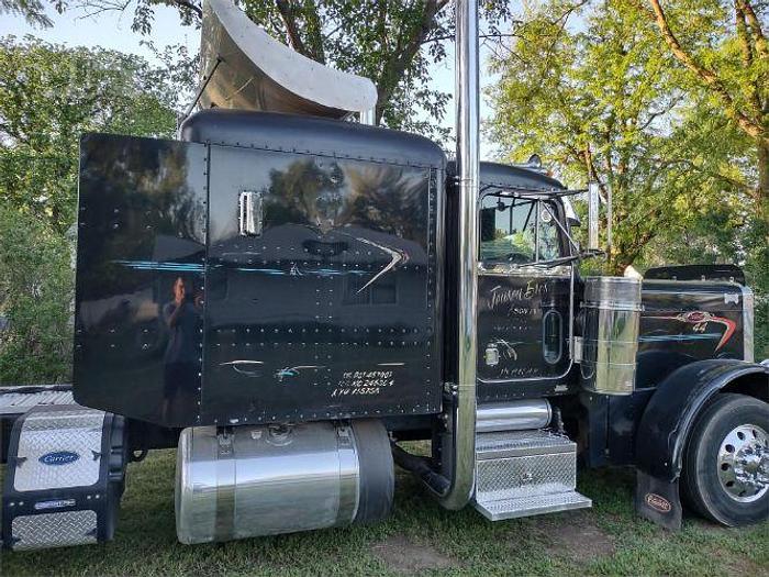 Used 2001 Peterbilt 379