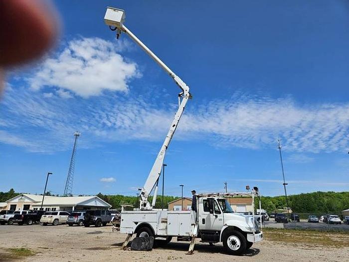Used 2005 International 4300 DT466