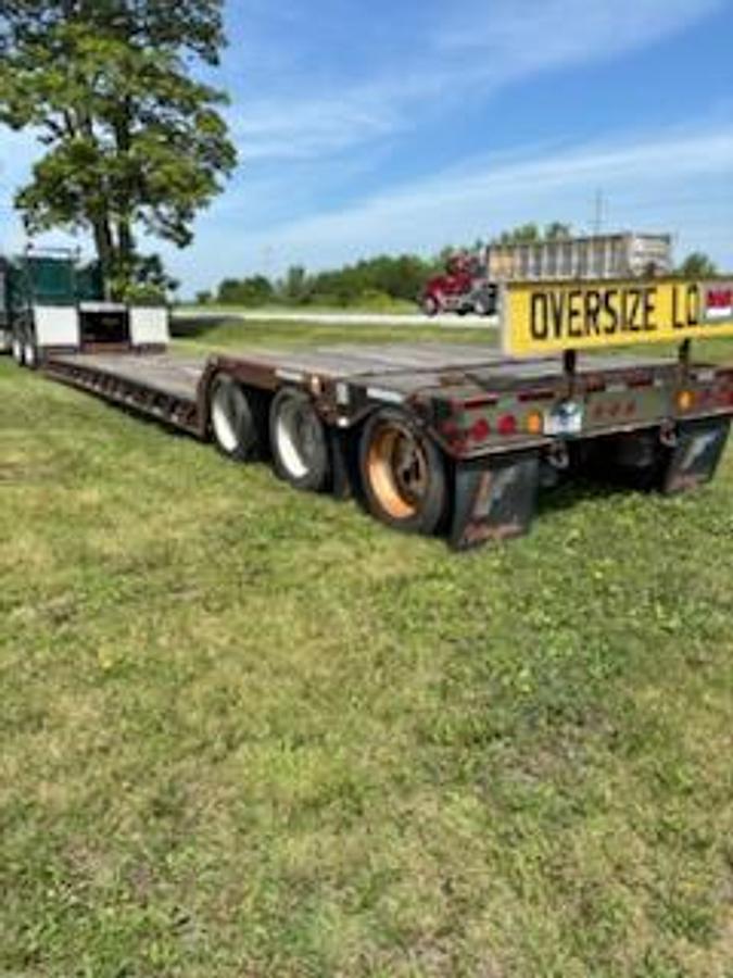 Used 2012 Fontaine Renegade Step Deck Trailer