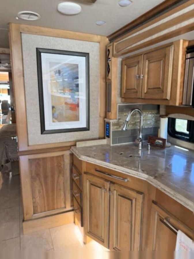 Used Premium 2018 Tiffin Phaeton 40IH XSH