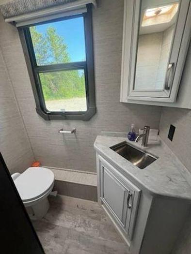 Used 2022 Jayco Seneca 37K