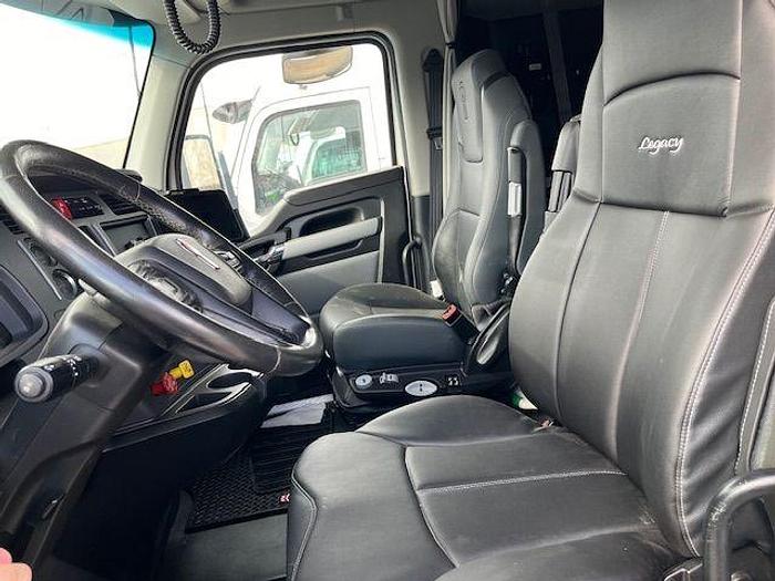 Used 2022 KENWORTH T880