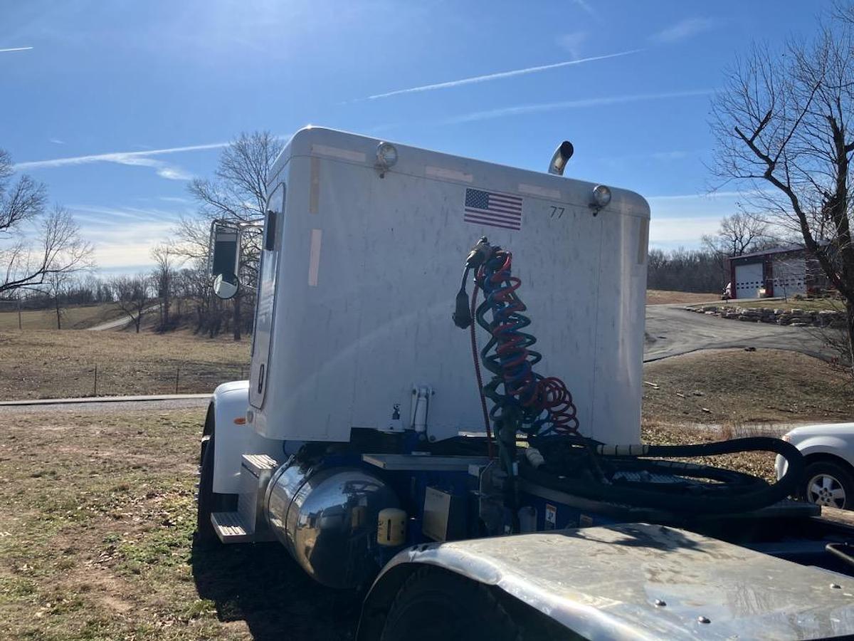 Used 2012 Peterbilt 365 Conventional Sleeper Semi