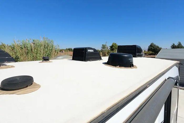 Used 2020 Dutchmen Voltage 3635