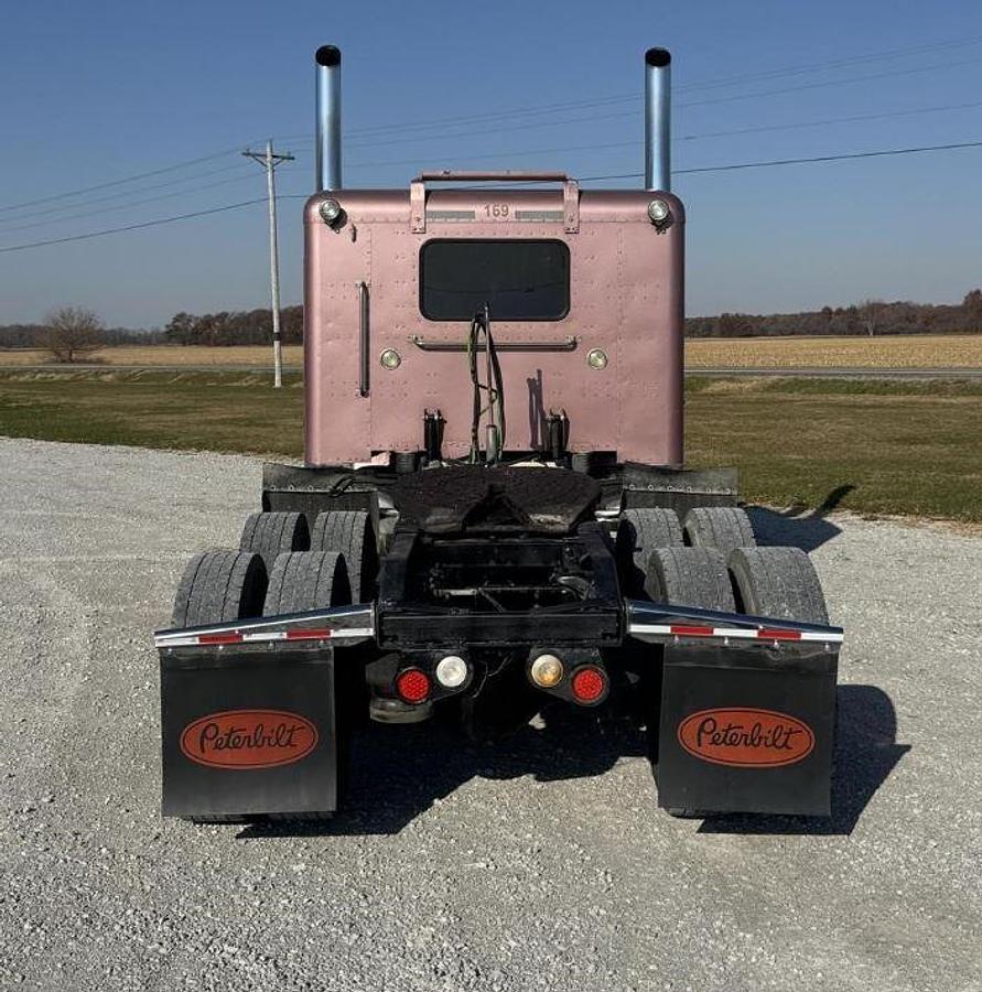 Used 2013 Peterbilt 389 Sleeper Semi Truck