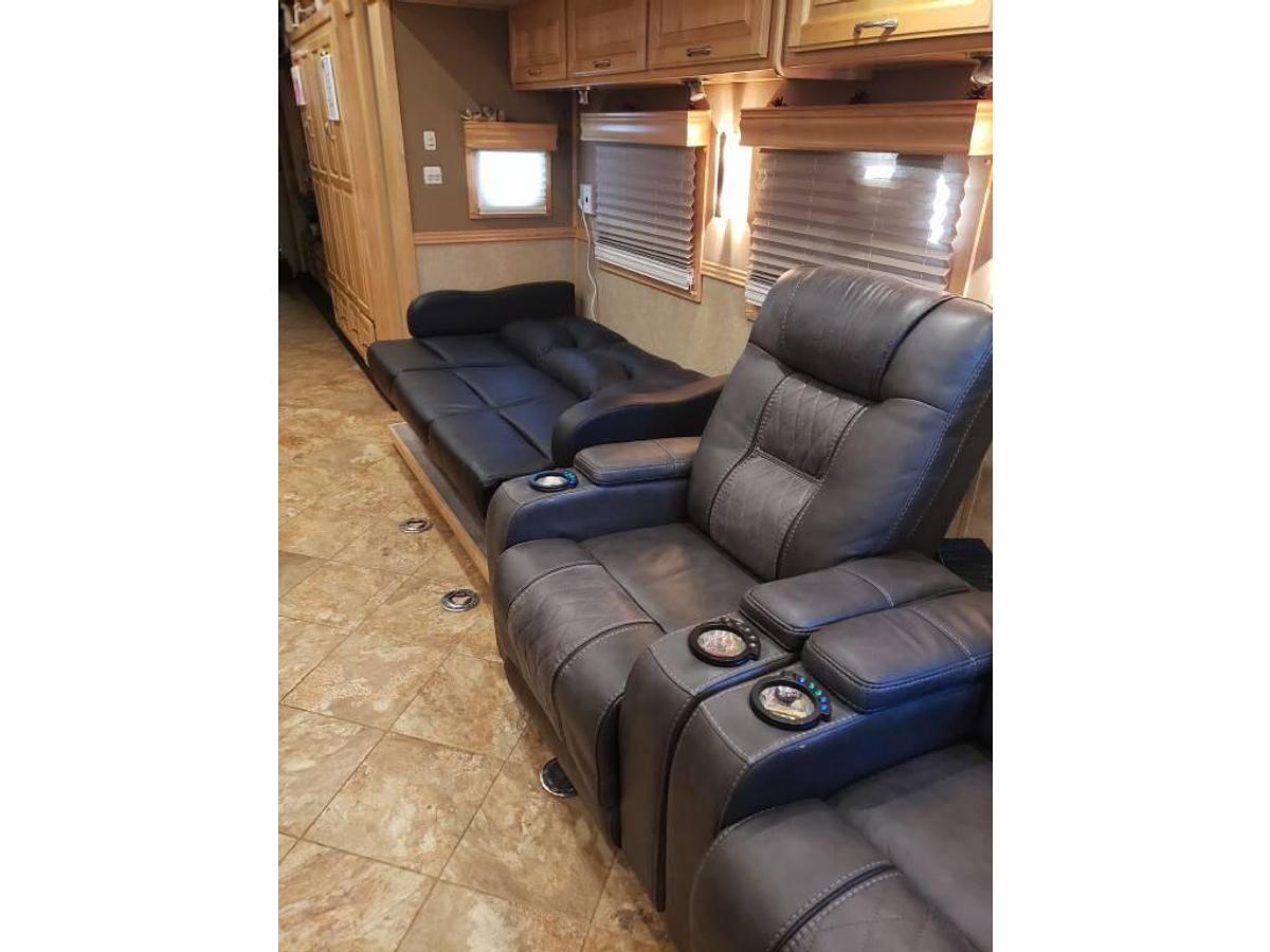 Used 2014 Show Hauler 36KTSSL Super C Motorhome