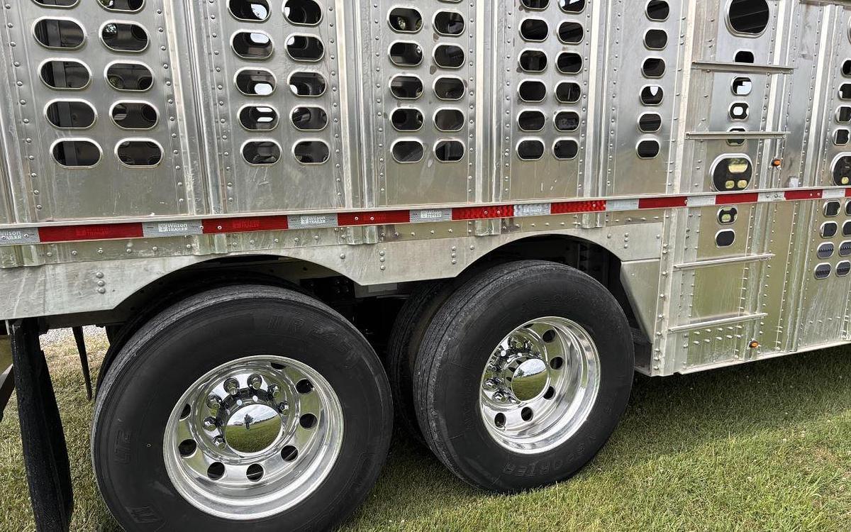 Used 2019 WILSON PSDCL-402 Livestock Trailer