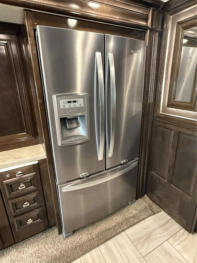 Used 2022 Fleetwood Discovery LXE 44H