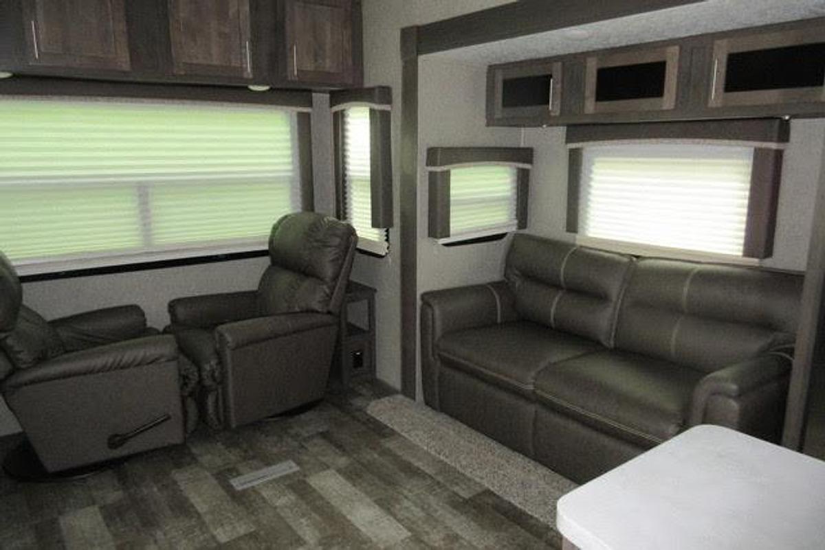 Used 2019 Forest River Rockwood Signature Ultra Lite 8299BS Fifth Wheel