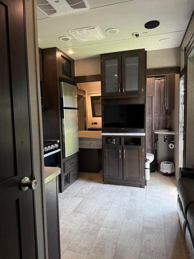 Used 2022 Grand Design Momentum 31G