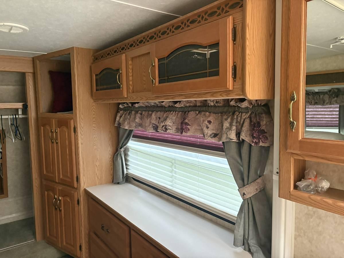 Used 2005 Keystone Fifth Wheel Trailer