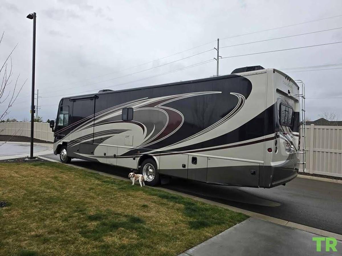 Used 2014 Thor Motor Coach Challenger 37KT