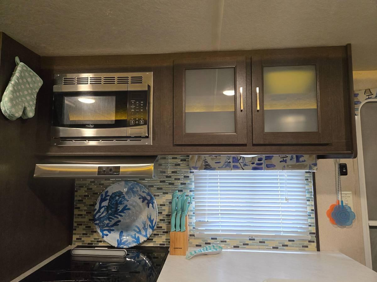 Used 2018 Forest River Salem Cruise Lite T254RLXL 30' Travel Trailer
