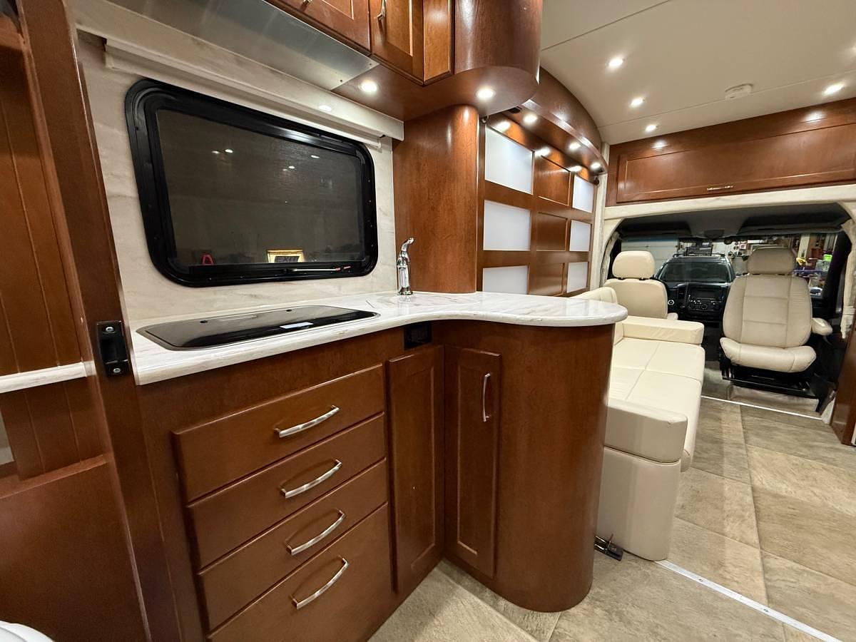 Used 2016 Pleasure-Way Plateau
