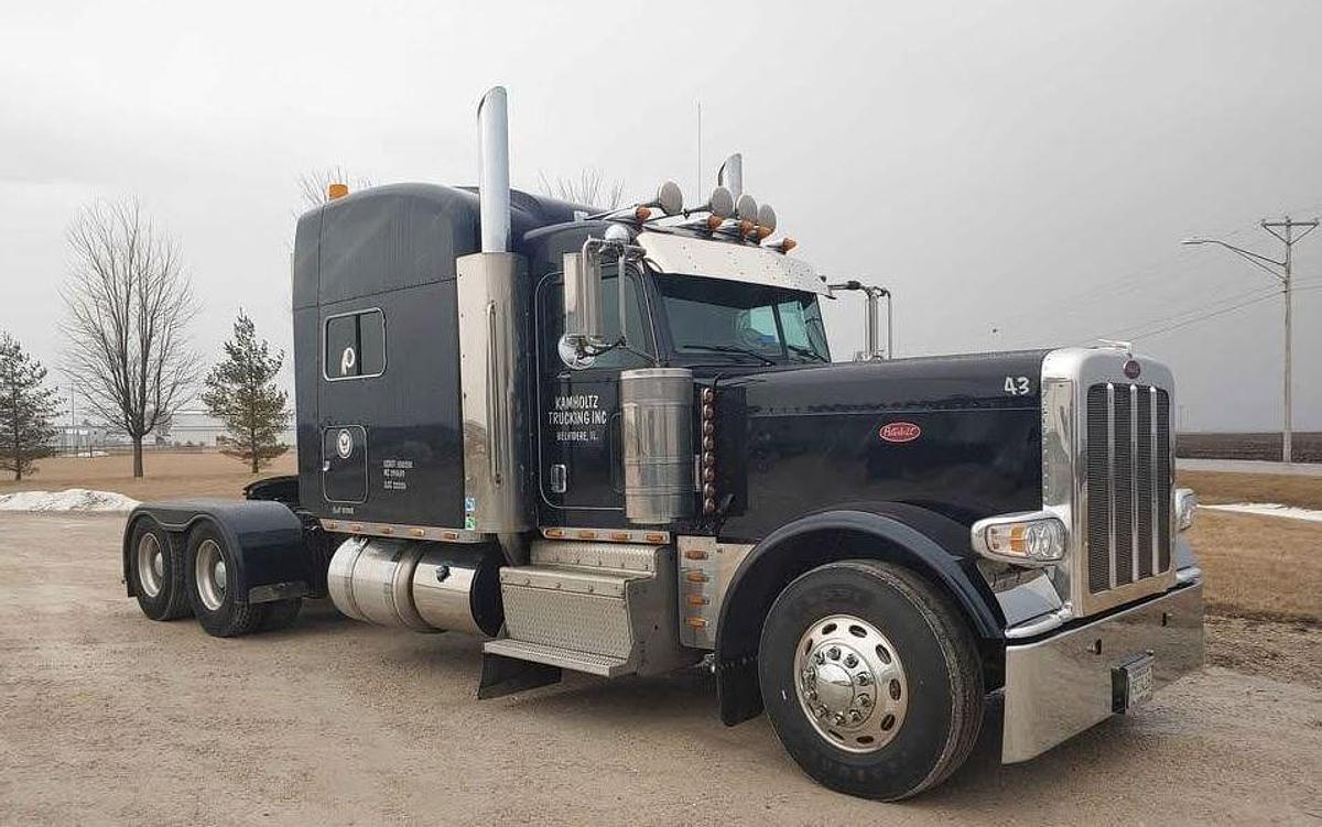 Used 2013 Peterbilt 389 Sleeper Semi Truck