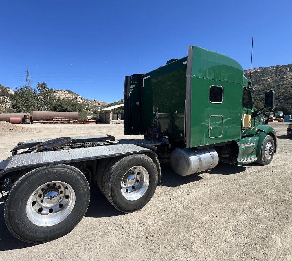 Used 2015 Peterbilt 579