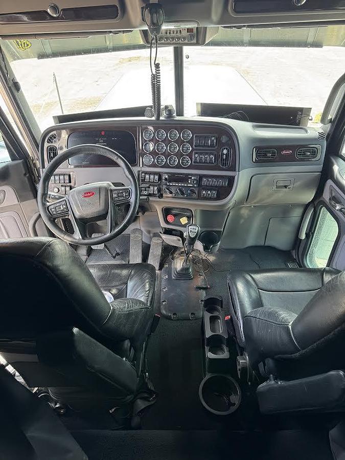 Used 2023 Peterbilt 389 Conventional Sleeper Semi