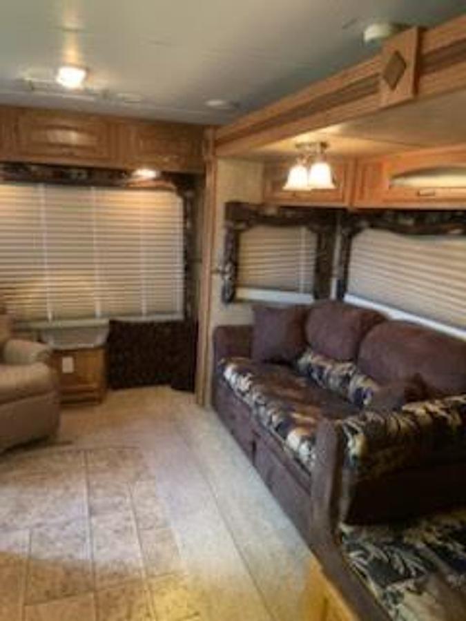 Used 2010 Jayco Eagle 320RLDS Travel Trailer