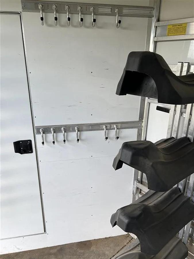 Used 2010 Sundowner Sunlite 720 6 Horse