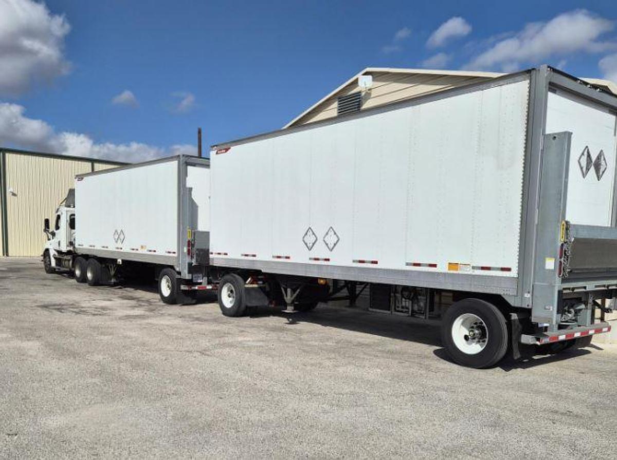 Used 2019 Great Dane 28 Ft Dry Van Pup Trailer with Liftgate