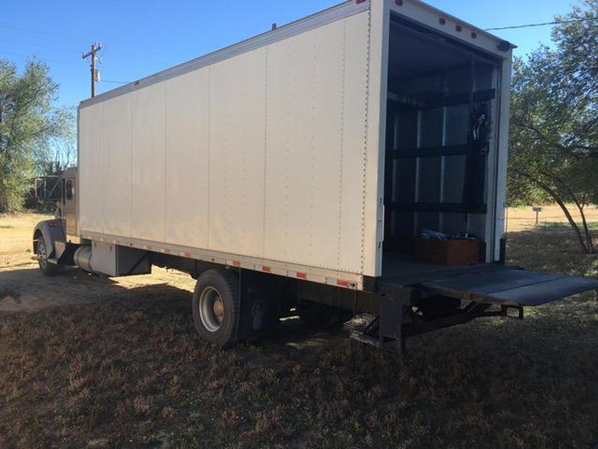 Used 2001 KENWORTH T300