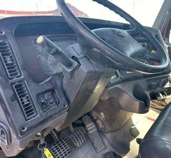 Used 2013 Freightliner Business Class M2 112