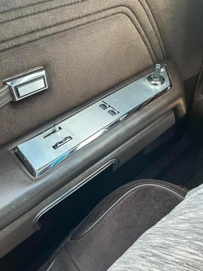 Used 1986 Ford Crown Victoria