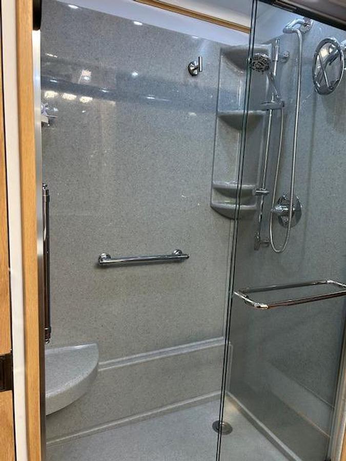 Used 2022 Space Craft V405 Fifth Wheel