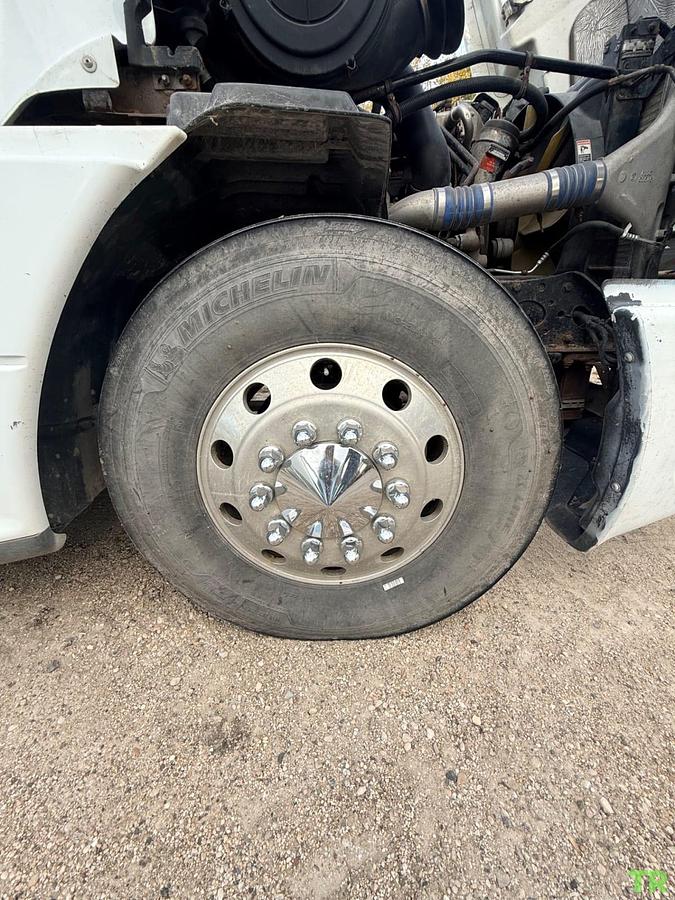 Used 2007 Freightliner Century St120