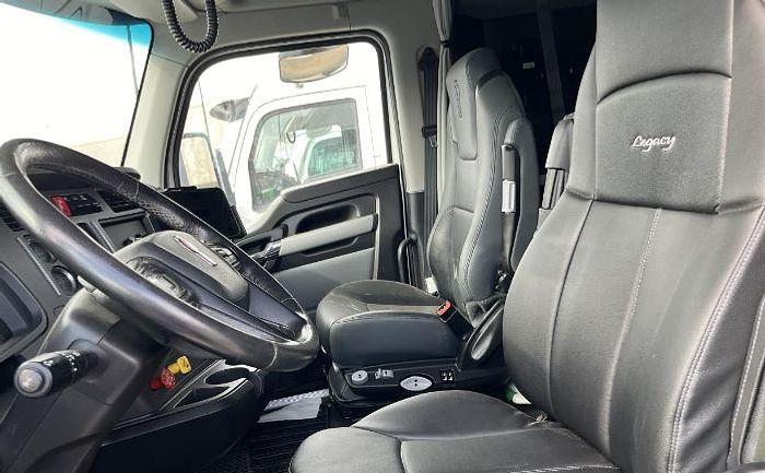 Used 2022 KENWORTH T880