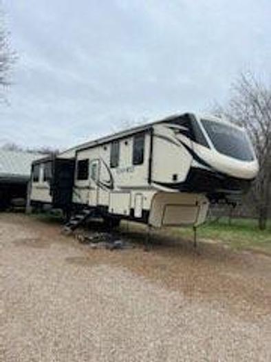 Used 2019 Crossroads Cameo 3921RB