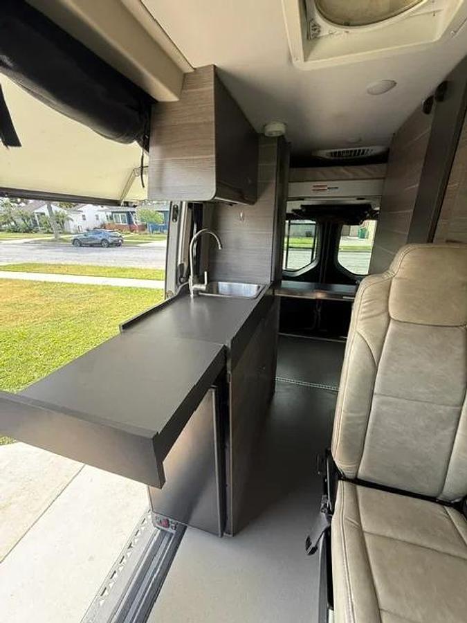 Used 2022 Entegra Launch 19y